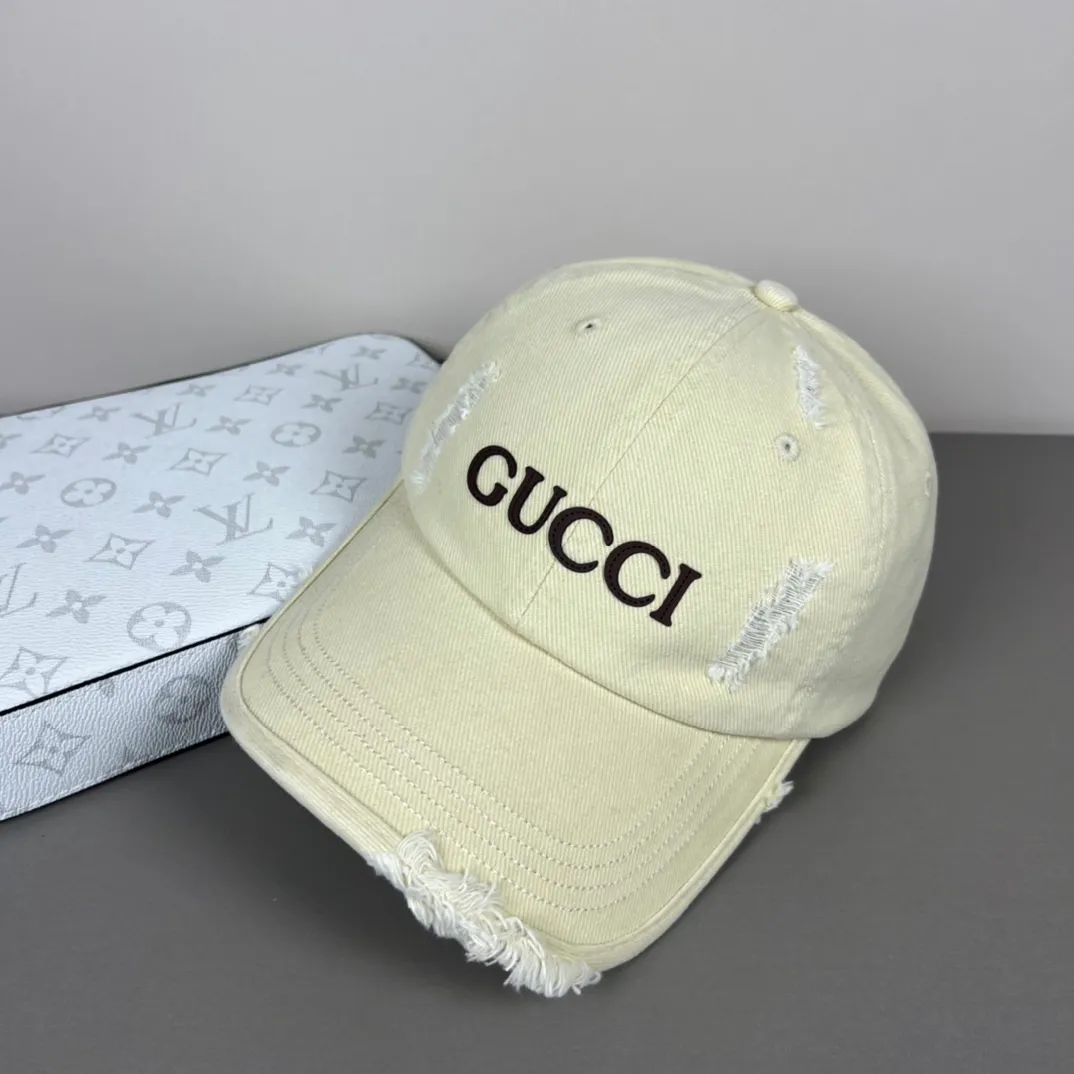 P56💰Gucci Baseball Cap♥️GUCCI🧢Official website new product, baseball cap, original quality, hot arrival 🔥🎩 The craftsmanship is very exquisite, high-end and classy! Low-key luxury, easy to carry! Running volume!