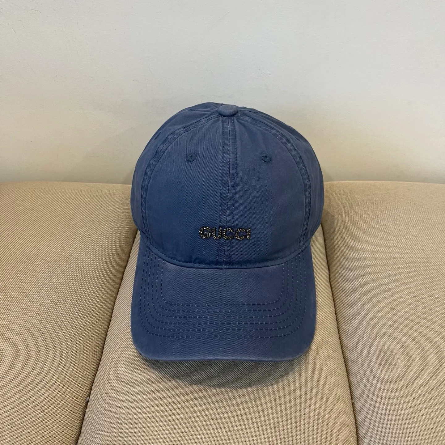 P60 Gucci Baseball Cap♥️GUCCI🧢New product from the official website, baseball cap, original quality, very popular 🔥🎩 The craftsmanship is very exquisite, high-end and classy! Low-key luxury, easy to carry! Running volume!