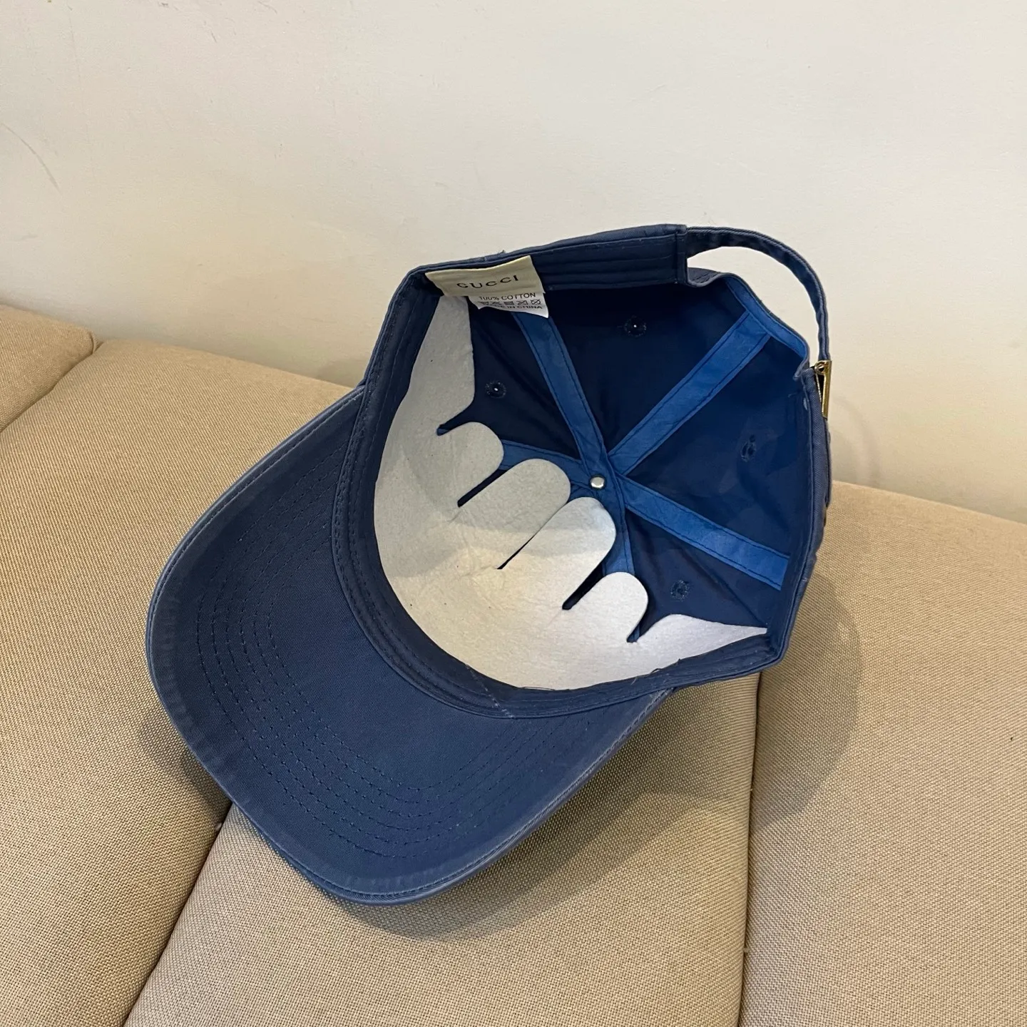 P60 Gucci Baseball Cap♥️GUCCI🧢New product from the official website, baseball cap, original quality, very popular 🔥🎩 The craftsmanship is very exquisite, high-end and classy! Low-key luxury, easy to carry! Running volume!