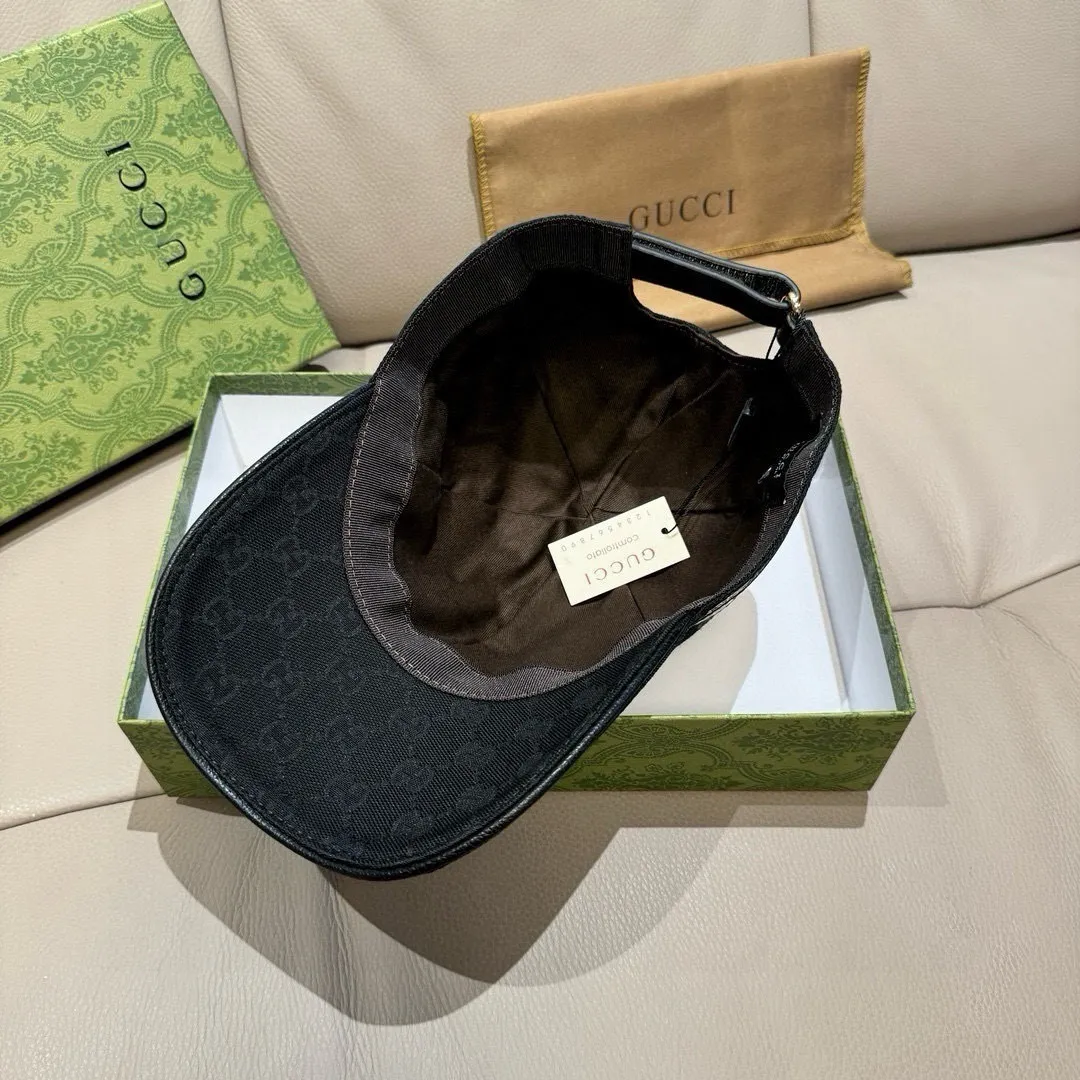 P90 new model has arrived! ., Gucci (Gucci) new original baseball cap, hot stamping webbing, the latest model at the counter, 1:1 custom mold opening, genuine mold opening, original canvas fabric + first layer of cowhide, original quality! The quality is great, the basic head circumference is 56cm, and the patch is adjustable.