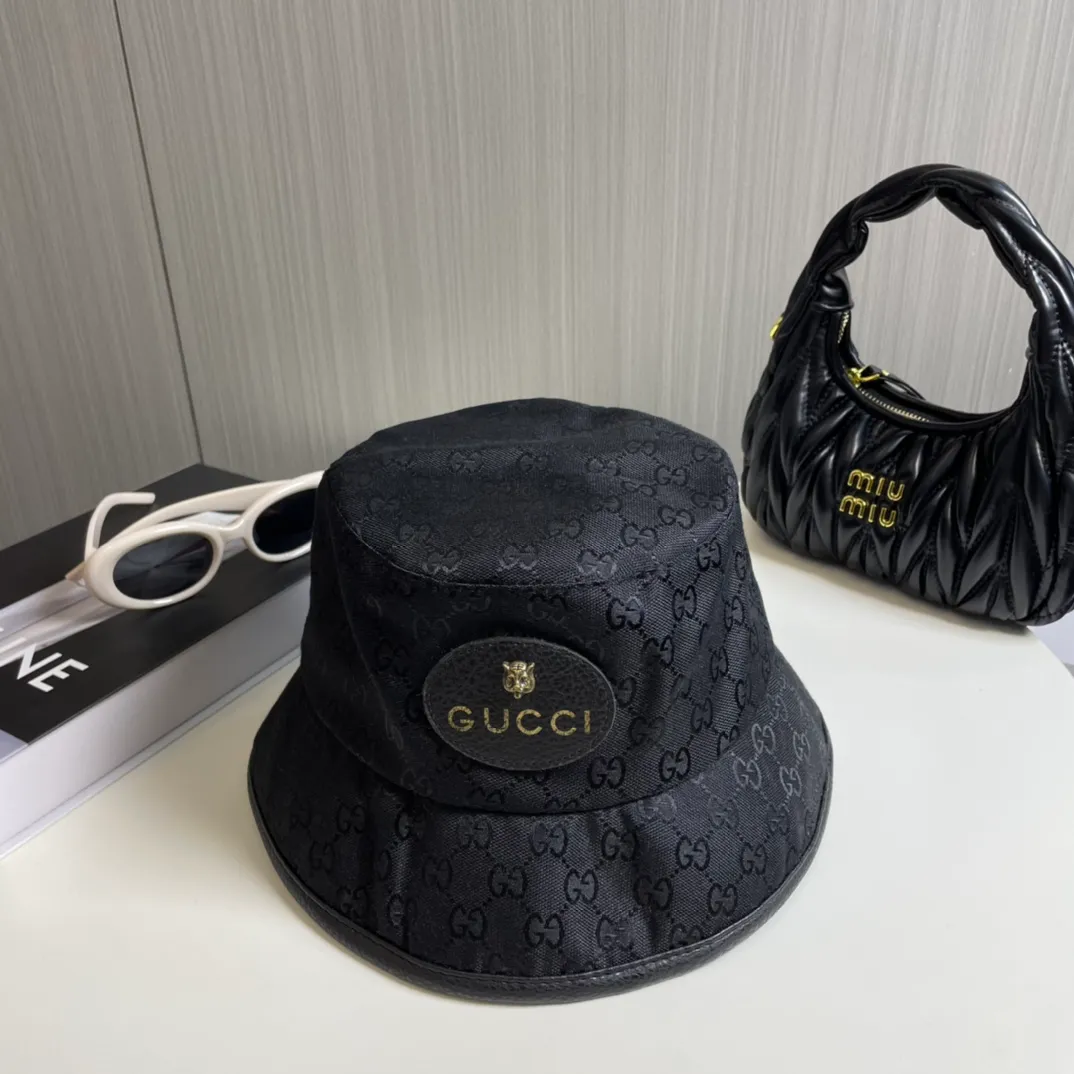 P56 original quality GUCCI Gucci bucket hat 👒 The new official website Gucci bucket hat is coming. The craftsmanship is very exquisite, the high-end atmosphere is high-end! Low-key luxury, easy to carry! Running volume!