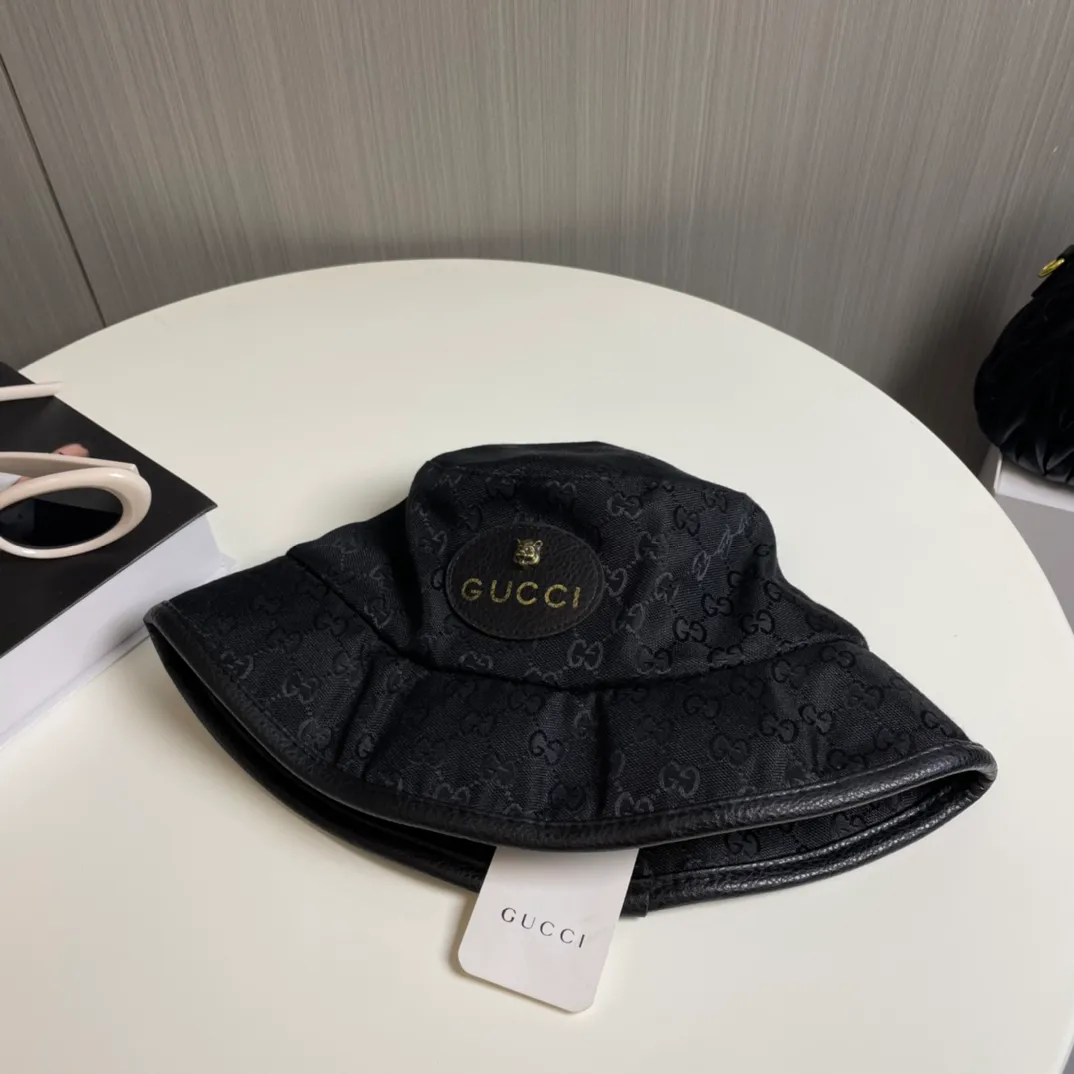 P56 original quality GUCCI Gucci bucket hat 👒 The new official website Gucci bucket hat is coming. The craftsmanship is very exquisite, the high-end atmosphere is high-end! Low-key luxury, easy to carry! Running volume!