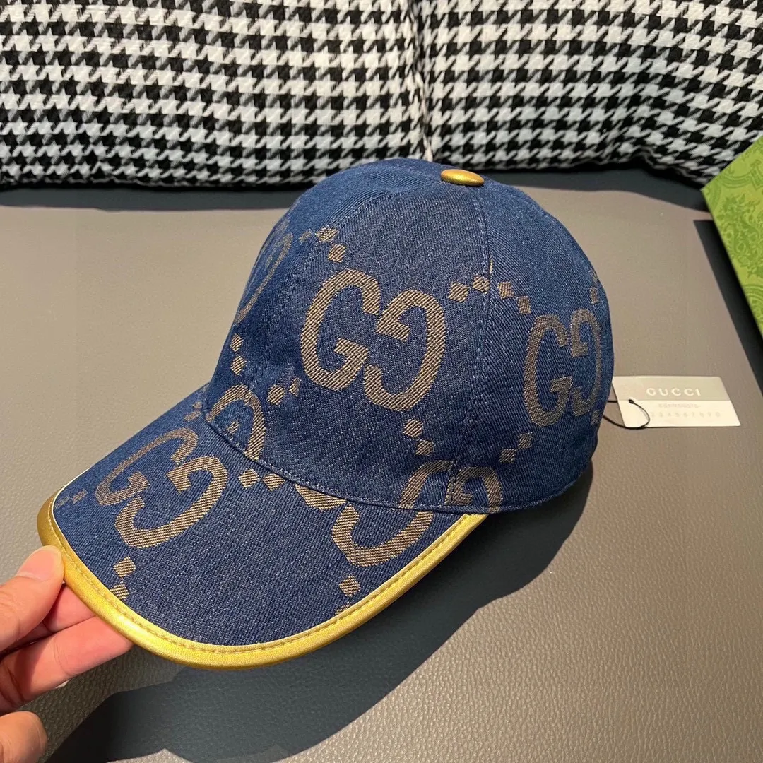 🉐️90, Gucci Gucci's new original baseball cap, large double G, 1:1 mold opening and customization at the counter, perfect pattern, original canvas fabric + first-layer cowhide, light and breathable! The basic head circumference is 56cm, and the patch is adjustable.