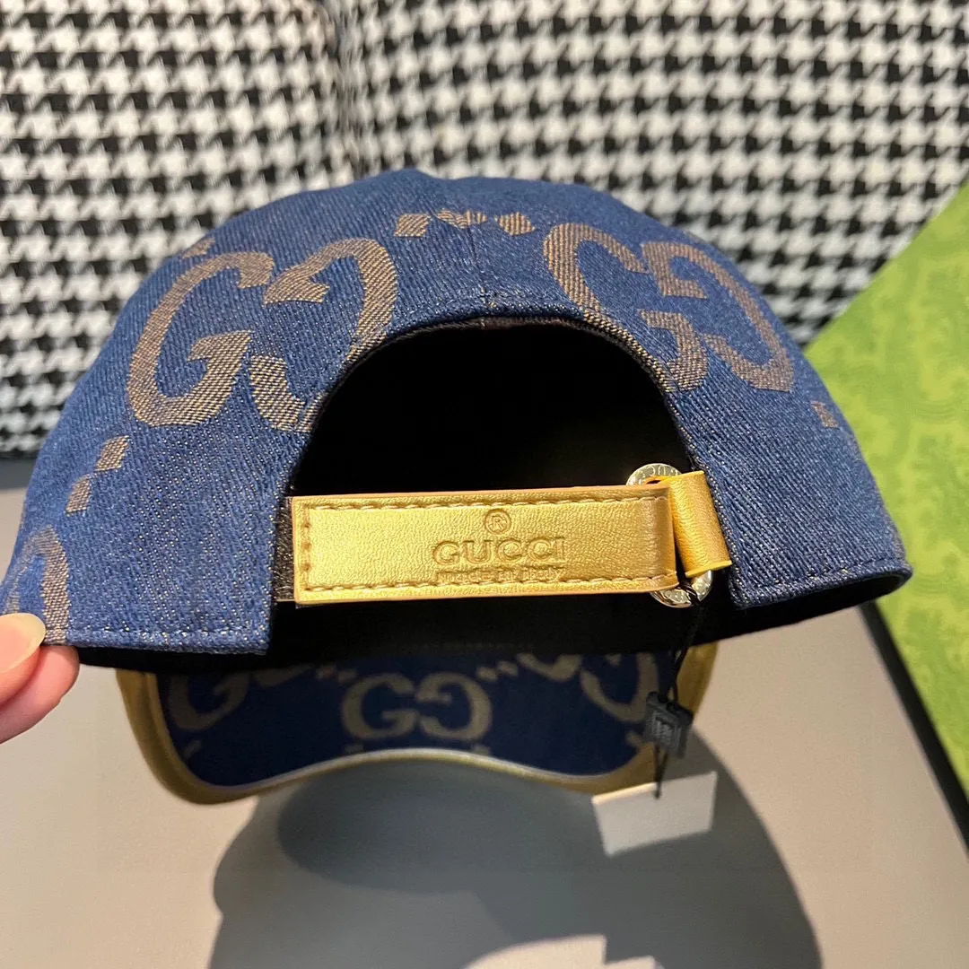 🉐️90, Gucci Gucci's new original baseball cap, large double G, 1:1 mold opening and customization at the counter, perfect pattern, original canvas fabric + first-layer cowhide, light and breathable! The basic head circumference is 56cm, and the patch is adjustable.