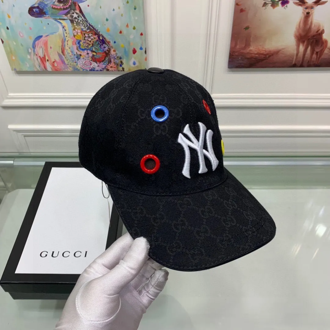 🉐130 new models shipped! NY&Gucci (Gucci) cooperation baseball cap, the latest model in the counter, NY embroidery, 1:1 mold customization, original breathable canvas fabric + first layer of cowhide, perfect details, original quality, exclusive physical shooting, suitable for men and women. Comes with box and cloth bag, available in 3 colors at the counter!