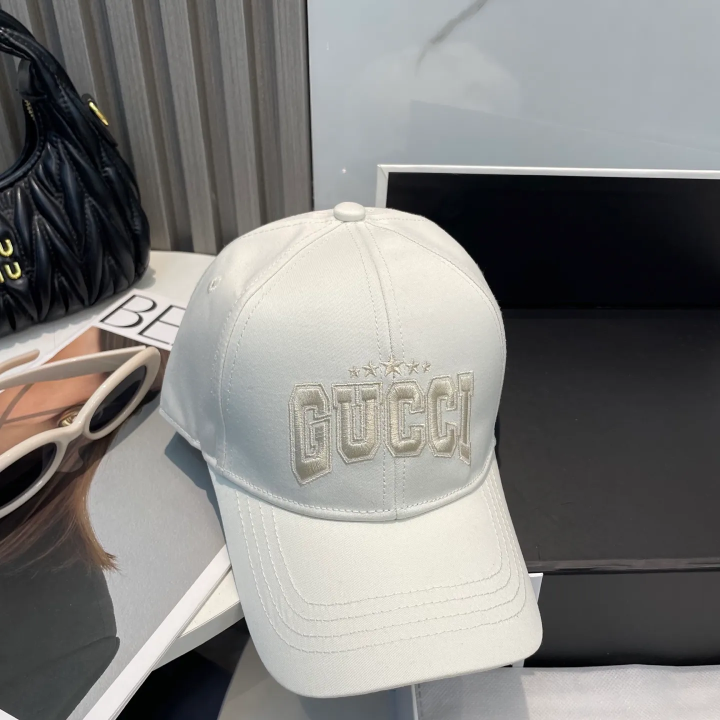 P66 original quality GUCCI Gucci Baseball Cap🧢Official website new product Gucci Baseball Cap🧢is coming soon. The craftsmanship is very exquisite, high-end and classy! Low-key luxury, easy to carry! Running volume!
