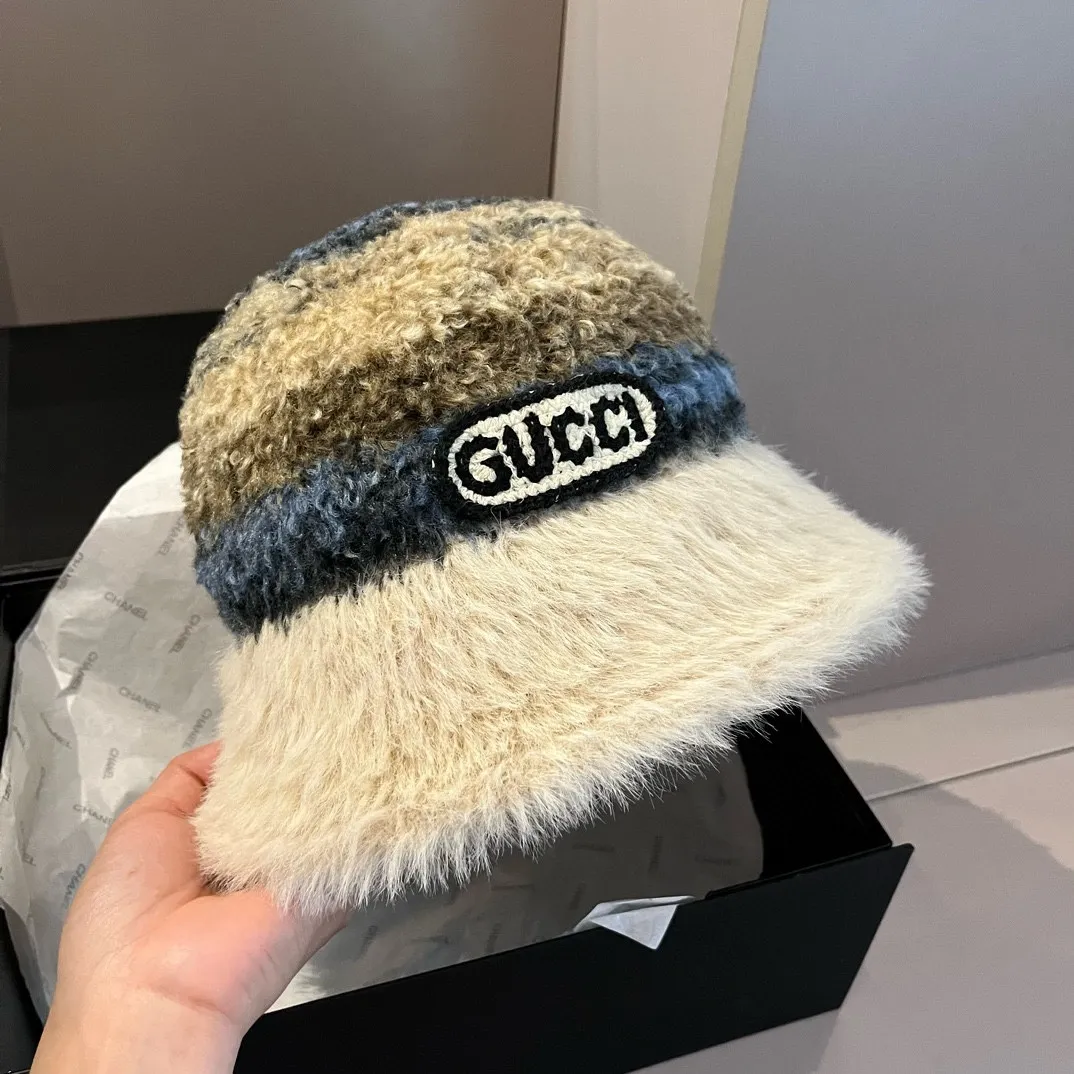 💰90¥ Gucci new sherpa bucket hat, gradient color, head circumference 57cm