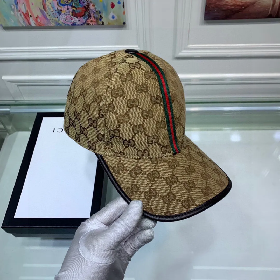 🉐120 Gucci (Gucci) classic original baseball cap, small vertical webbing, 1:1 mold customization, original canvas + first-layer cowhide, red leather edge, handsome and fashionable, popular on behalf of purchase, versatile style for men and women, great quality! The basic head circumference is 56cm, and the patch is adjustable.