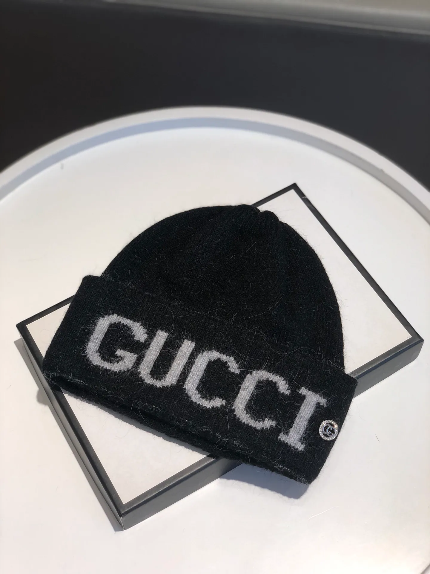 Special batch 🉐150💰 Gucci woolen hat, cute and cute‼ Warm and comfortable, the quality is super good, thin thread material, very age-reducing‼
