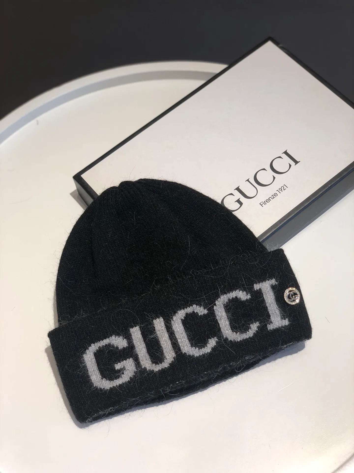 Special batch 🉐150💰 Gucci woolen hat, cute and cute‼ Warm and comfortable, the quality is super good, thin thread material, very age-reducing‼