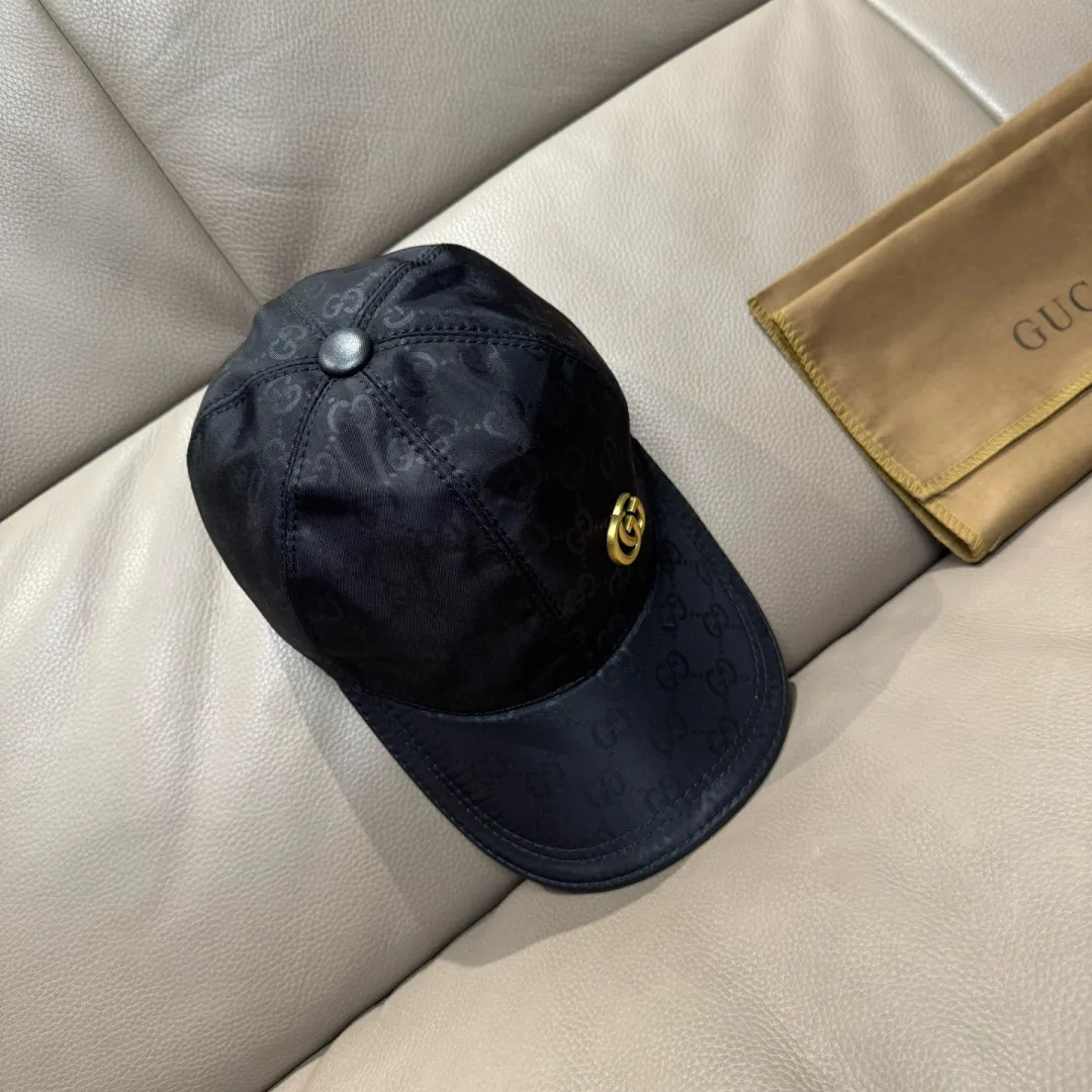 P90., Gucci (Gucci) new original baseball cap, metal double G, the latest model at the counter, 1:1 mold customization, genuine mold hardware, original canvas fabric + first-layer cowhide, original quality! The quality is great, the basic head circumference is 56cm, and the patch is adjustable.