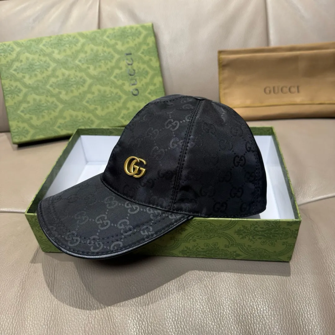 P90., Gucci (Gucci) new original baseball cap, metal double G, the latest model at the counter, 1:1 mold customization, genuine mold hardware, original canvas fabric + first-layer cowhide, original quality! The quality is great, the basic head circumference is 56cm, and the patch is adjustable.