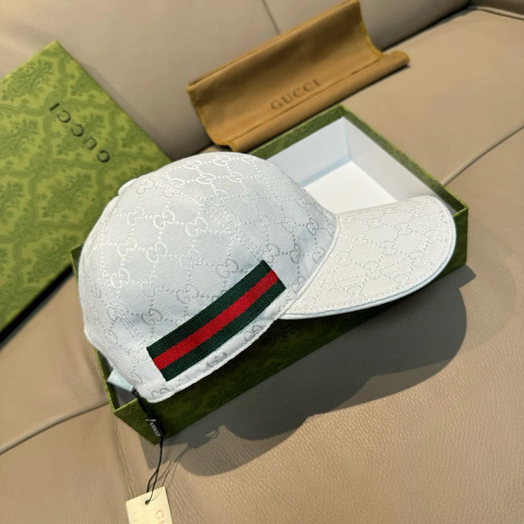 p900000 classic model! Apricot color, black, available in S and L sizes, Gucci (Gucci) classic original baseball cap 😍😍Customized with 1:1 mold opening at the counter, the highest version, original canvas fabric + first-layer cowhide, light and breathable! Photographed in real life, suitable for men and women in all seasons, basic head circumference 56cm, adjustable patches.