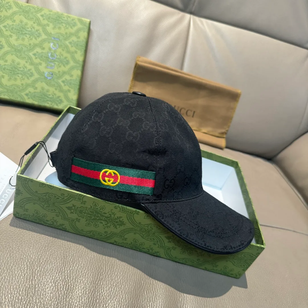 p90, Gucci (Gucci) new spring and summer original baseball cap, double G webbing, 1:1 mold customization, original canvas + first-layer cowhide, popular purchasing agent, versatile style for men and women, great quality! The basic head circumference is 56cm, and the patch is adjustable.