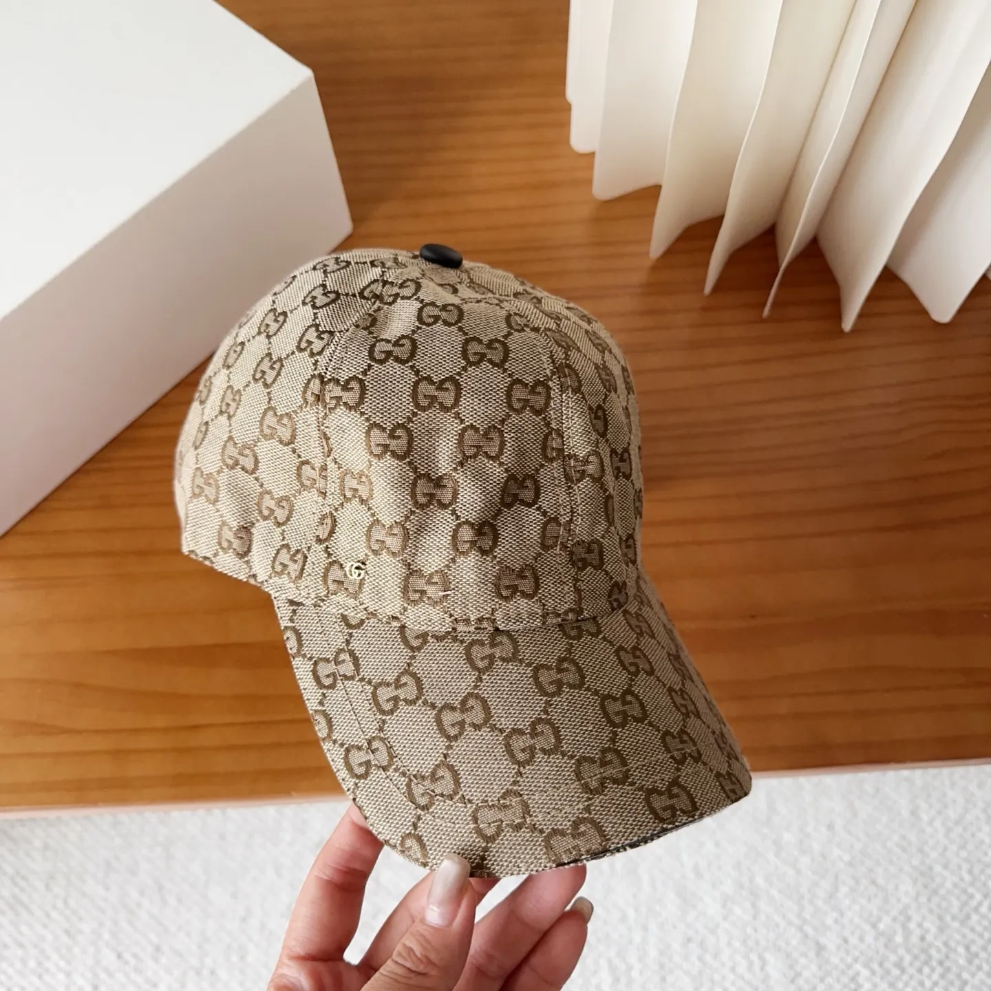 💰60 GUCCI simple baseball cap, very trendy! Casual and sports style, classic production, super easy to match!