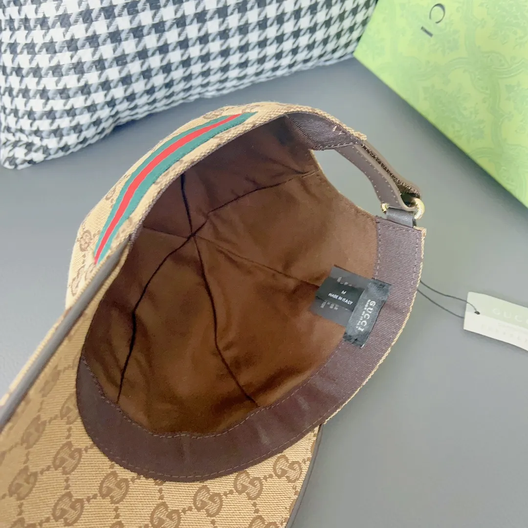 Batch 100, original Gucci baseball cap, big bee embroidery, 1:1 mold customization, heavy embroidery, details comparable to counters, original canvas fabric + first layer cowhide, pure cotton lining, great quality! The first choice for handsome men and beautiful women, fashionable and versatile. Basic head circumference 56, adjustable patch