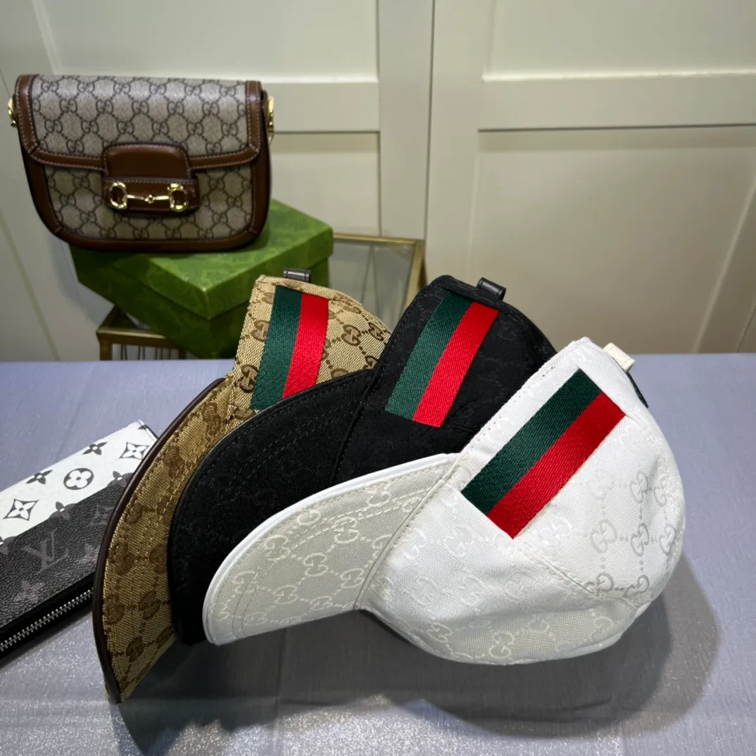 P90💰A classic model for thousands of years! Gucci (Gucci) classic original baseball cap😍😍Customized with 1:1 mold opening at the counter, original canvas fabric + first-layer cowhide, light and breathable! Photographed in real life, suitable for men and women in all seasons, basic head circumference 56cm, adjustable patches.