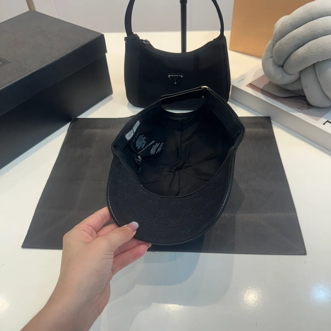 P54 GUCCI Gucci baseball cap👒 The workmanship is very exquisite, high-end and classy! Low-key luxury, easy to carry!