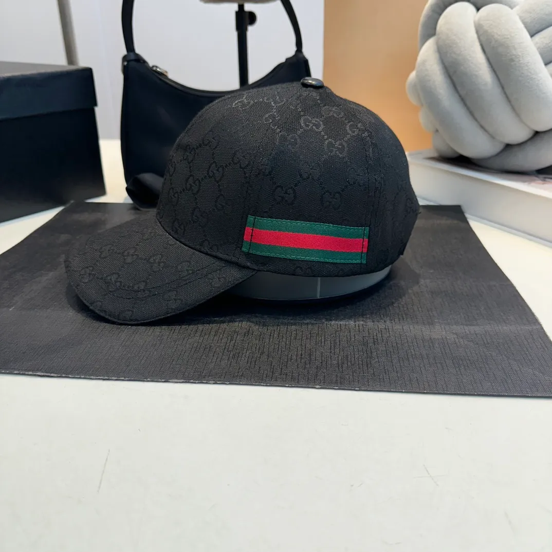 P54 Gucci new original baseball cap 🧢, exquisite and pure, stylish and stylish, cool and fashionable, out of stock at the counter, popular, great quality