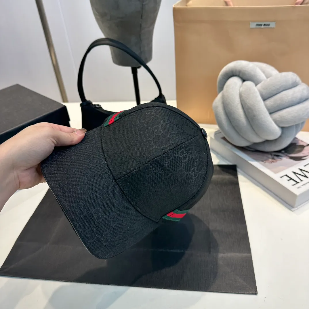P54 Gucci new original baseball cap 🧢, exquisite and pure, stylish and stylish, cool and fashionable, out of stock at the counter, popular, great quality