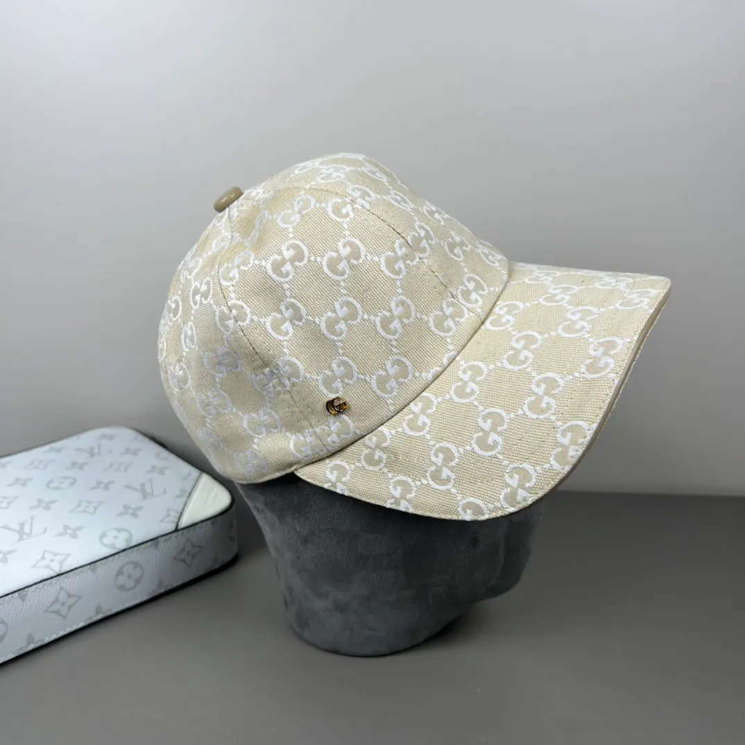 P60💰Gucci Baseball Cap♥️GUCCI🧢Official new product, baseball cap, original quality, hot arrival 🔥🎩 The craftsmanship is very exquisite, high-end and classy! Low-key luxury, easy to carry! Running volume!