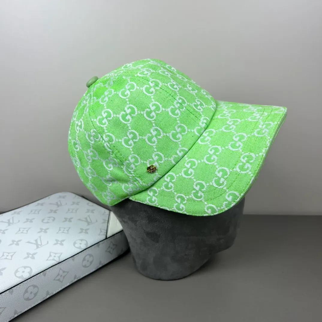 P60💰Gucci Baseball Cap♥️GUCCI🧢Official new product, baseball cap, original quality, hot arrival 🔥🎩 The craftsmanship is very exquisite, high-end and classy! Low-key luxury, easy to carry! Running volume!