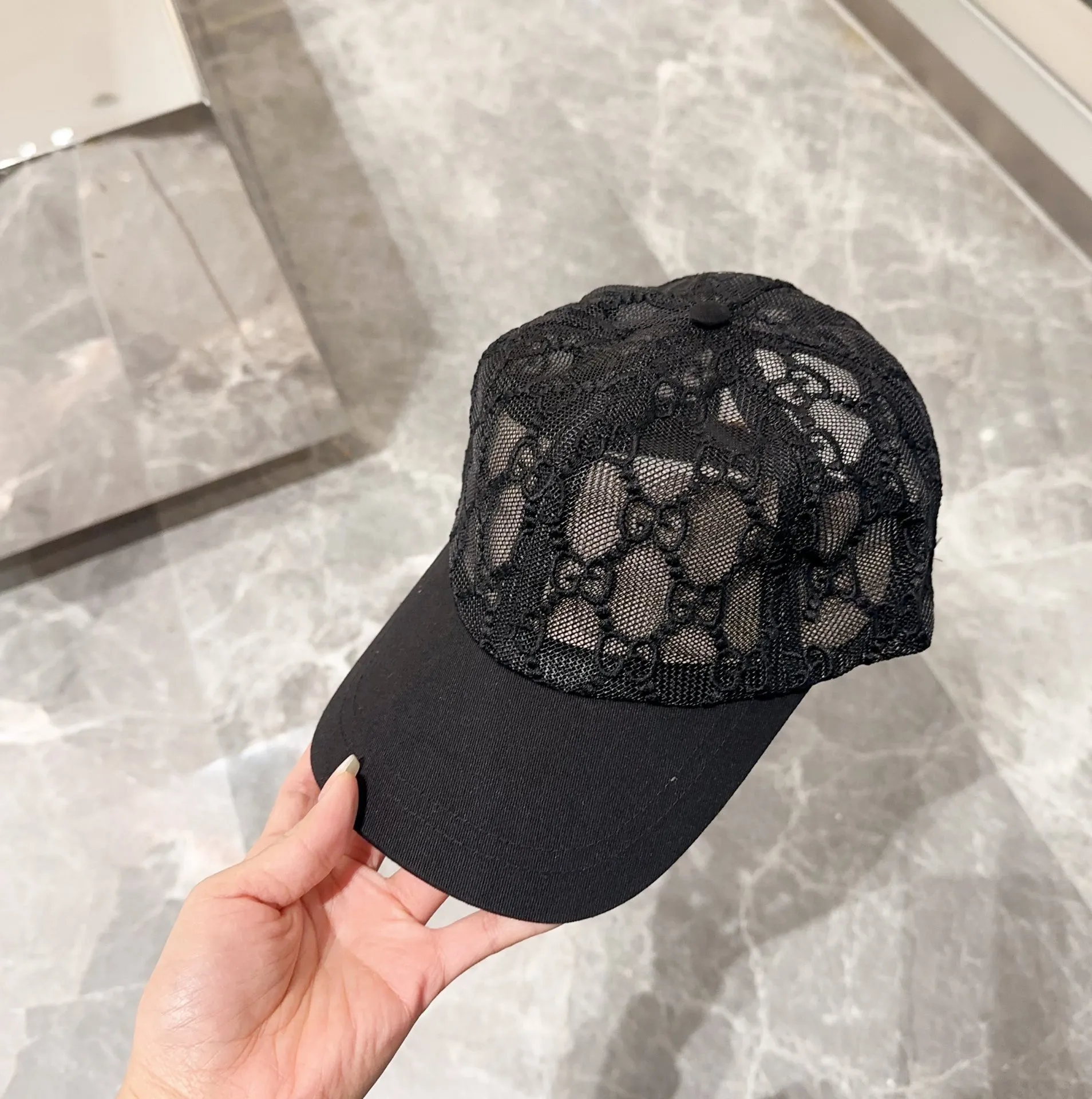 P60 GUCCI 2024 new simple embroidered baseball cap at the counter, very trendy! Casual and sports style, classic production, super easy to match!
