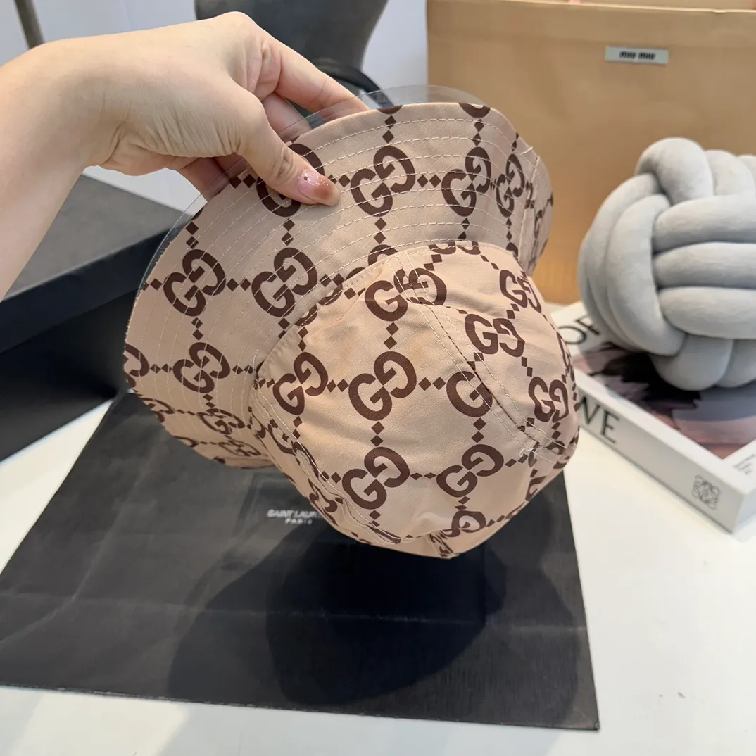 P50 GUCCI bucket hat, a new product from the official website, the original quality of the fisherman hat is very popular 🔥🎩 The craftsmanship is very exquisite, high-end and classy! Low-key luxury, easy to carry! Running volume!