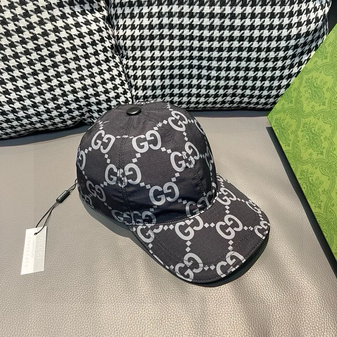 Batch 90, new model shipped from the official website, with packaging bag, Gucci's latest original baseball cap, large double G, 1:1 mold customization at the counter, perfect pattern, original canvas fabric + first-layer cowhide, light and breathable! The basic head circumference is 56cm, and the patch is adjustable.