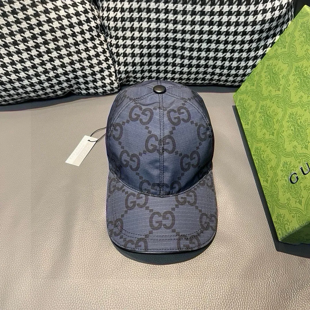 Batch 90, new model shipped from the official website, with packaging bag, Gucci's latest original baseball cap, large double G, 1:1 mold customization at the counter, perfect pattern, original canvas fabric + first-layer cowhide, light and breathable! The basic head circumference is 56cm, and the patch is adjustable.