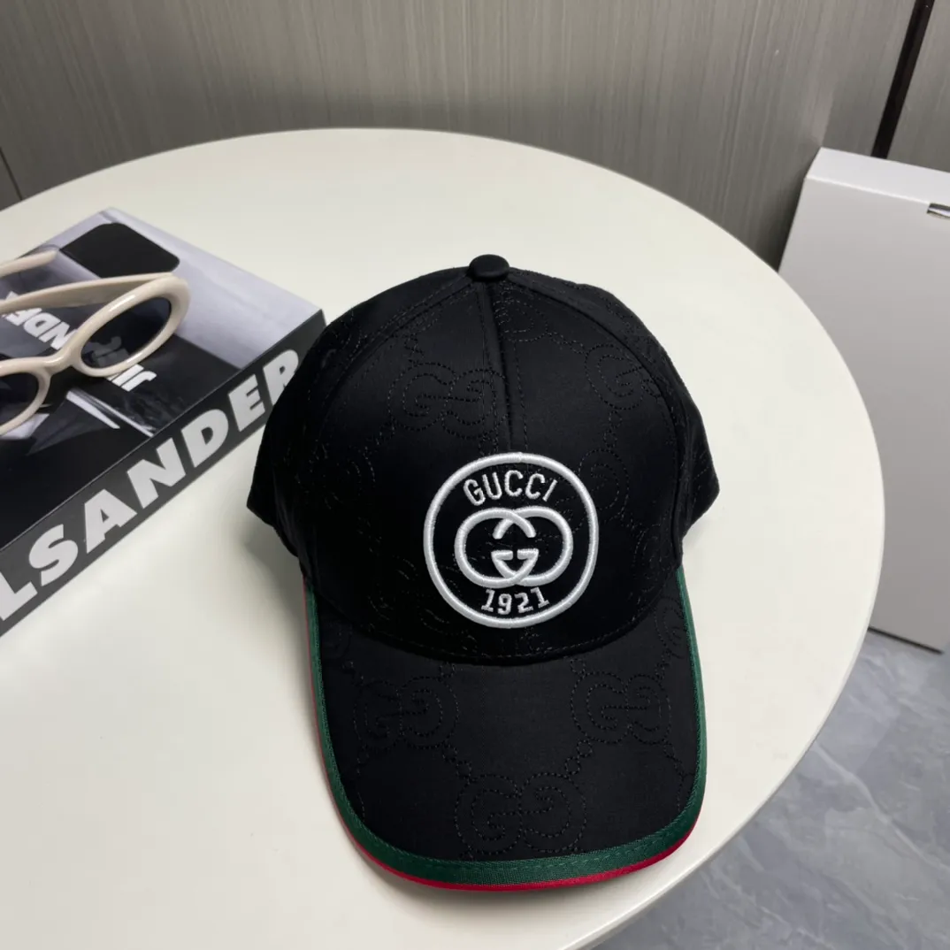 P66 Gucci new original baseball cap 🧢, exquisite and pure, stylish and stylish, cool and fashionable, out of stock at the counter, popular, great quality