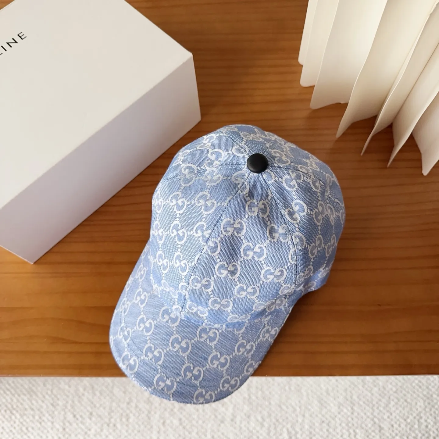 💰60 GUCCI simple baseball cap, very trendy! Casual and sports style, classic production, super easy to match!