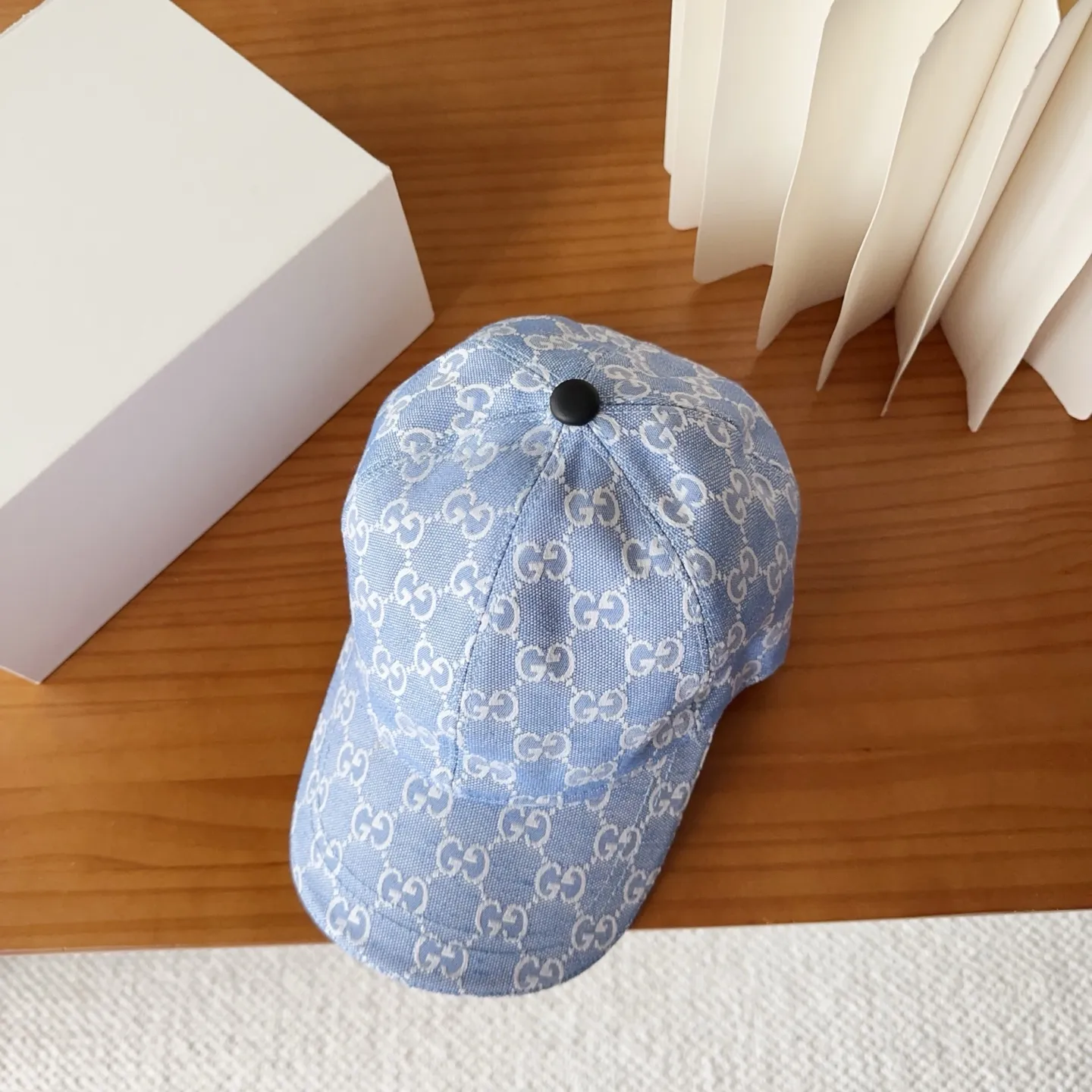 💰60 GUCCI simple baseball cap, very trendy! Casual and sports style, classic production, super easy to match!