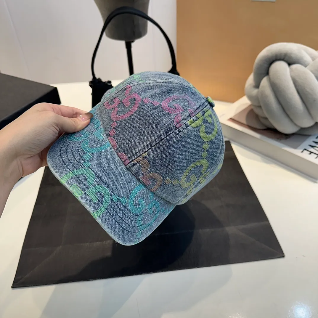 P56 Gucci Baseball Cap♥️GUCCI🧢New product from the official website, baseball cap, original quality, hot arrival 🔥🎩 The craftsmanship is very exquisite, high-end and classy! Low-key luxury, easy to carry! Running volume!
