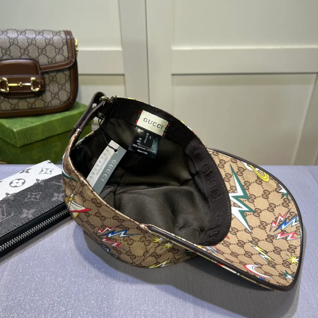 p80💰10,000-year-old classic model is shipped! Gucci (Gucci) classic original baseball cap 😍😍Customized at the 1:1 counter mold, the highest version, original canvas + first layer of cowhide, pure cotton lining, light and breathable! Photographed in real life, suitable for men and women in all seasons, basic head circumference 56cm, adjustable patches.