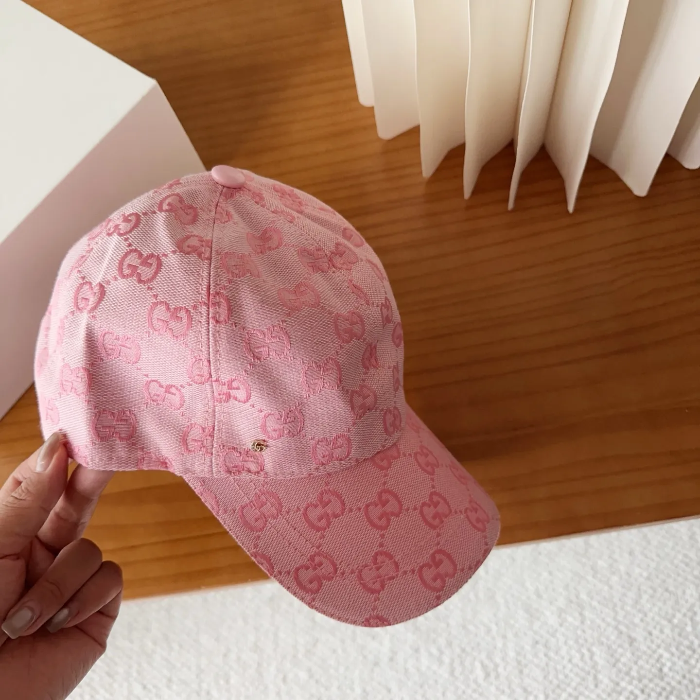 💰60 GUCCI simple baseball cap, very trendy! Casual and sports style, classic production, super easy to match!