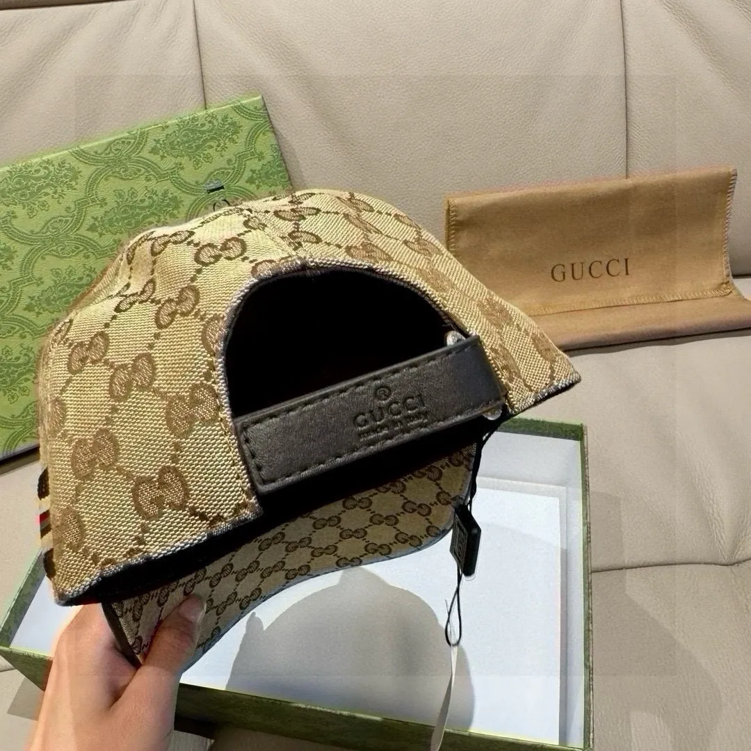 p90 ten thousand year old classic new color is shipped!   , Gucci (Gucci) classic original baseball cap 😍😍 1:1 mold opening and customization at the counter, the highest version, original canvas fabric + first layer of cowhide, light and breathable! Photographed in real life, suitable for men and women in all seasons, basic head circumference 56cm, adjustable patches.