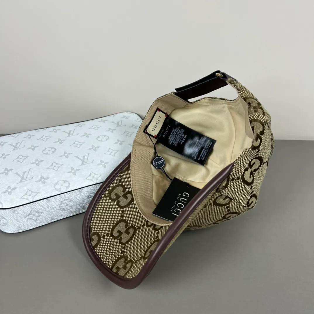 P56💰Gucci Baseball Cap♥️GUCCI🧢Official website new product, baseball cap, original quality, hot arrival 🔥🎩 The craftsmanship is very exquisite, high-end and classy! Low-key luxury, easy to carry! Running volume!
