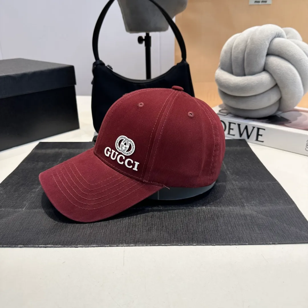 P60 Gucci Baseball Cap GUCCI official website new product, baseball cap, original quality, very popular 🔥The craftsmanship is very exquisite, high-end and classy! Low-key luxury, easy to carry! Running volume