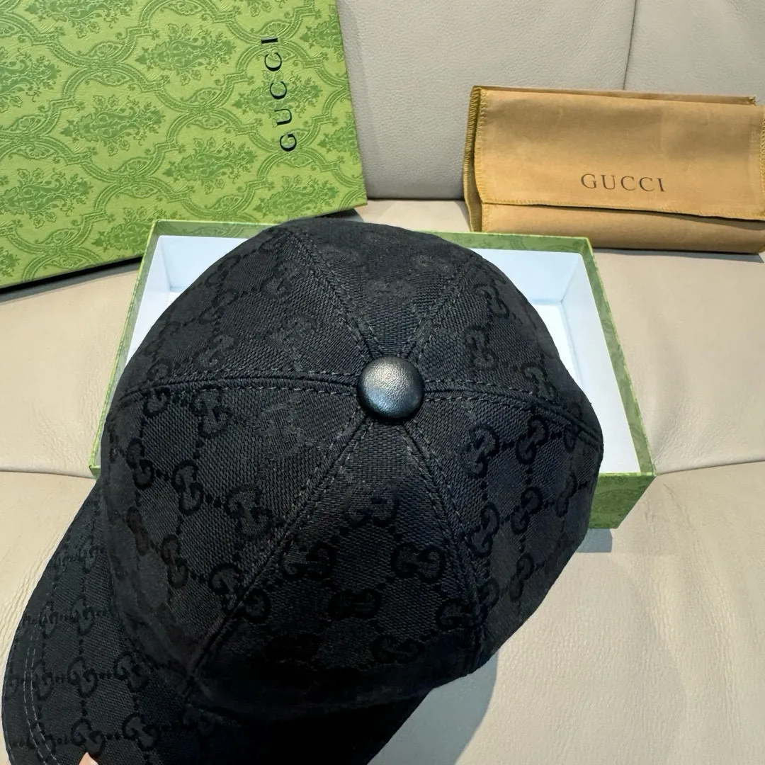 p90, Gucci (Gucci) new spring and summer original baseball cap, logo webbing, 1:1 mold customization, original canvas + first-layer cowhide, popular purchasing agent, versatile style for men and women, great quality! The basic head circumference is 56cm, and the patch is adjustable.