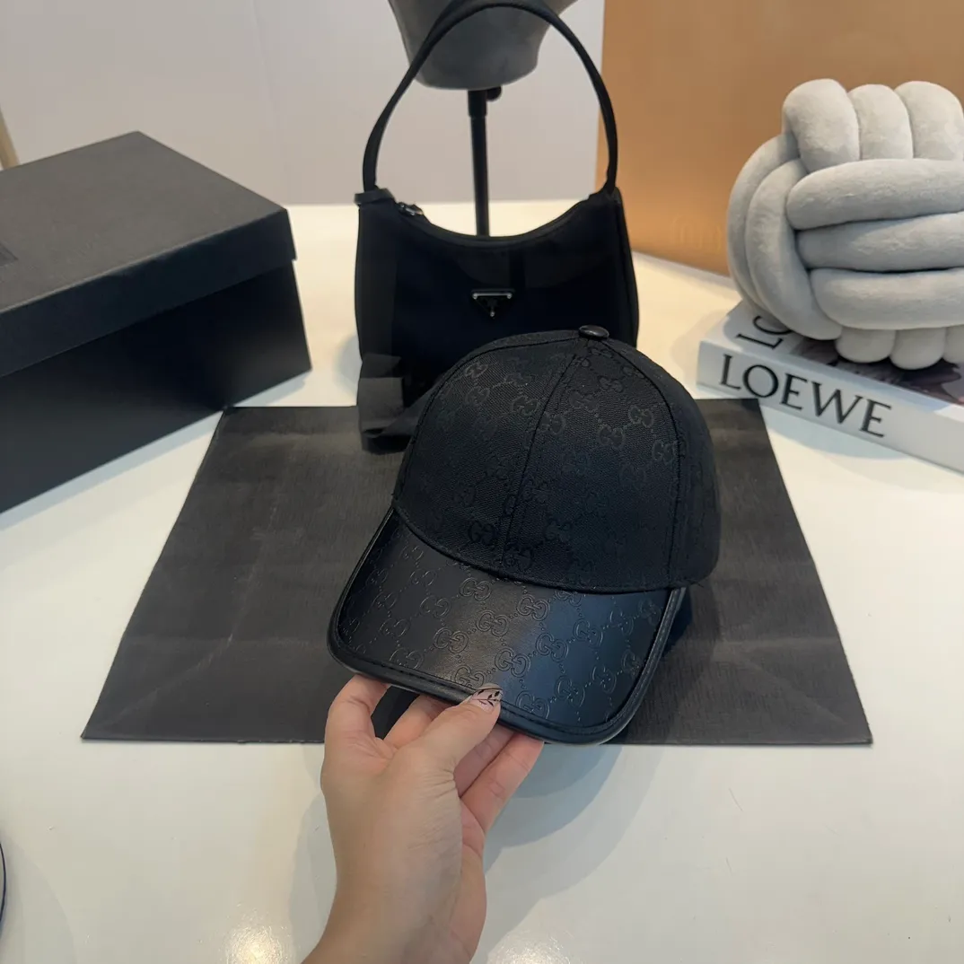 P60 GUCCI Gucci Baseball Cap👒Official website new product Gucci🧢original quality is very popular. The craftsmanship is very exquisite, high-end and classy! Low-key luxury, easy to carry! Running volume