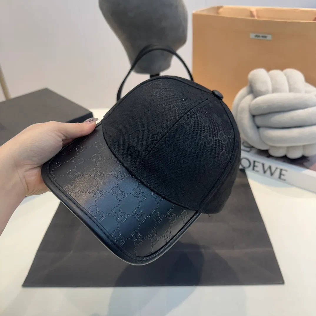 P60 GUCCI Gucci Baseball Cap👒Official website new product Gucci🧢original quality is very popular. The craftsmanship is very exquisite, high-end and classy! Low-key luxury, easy to carry! Running volume