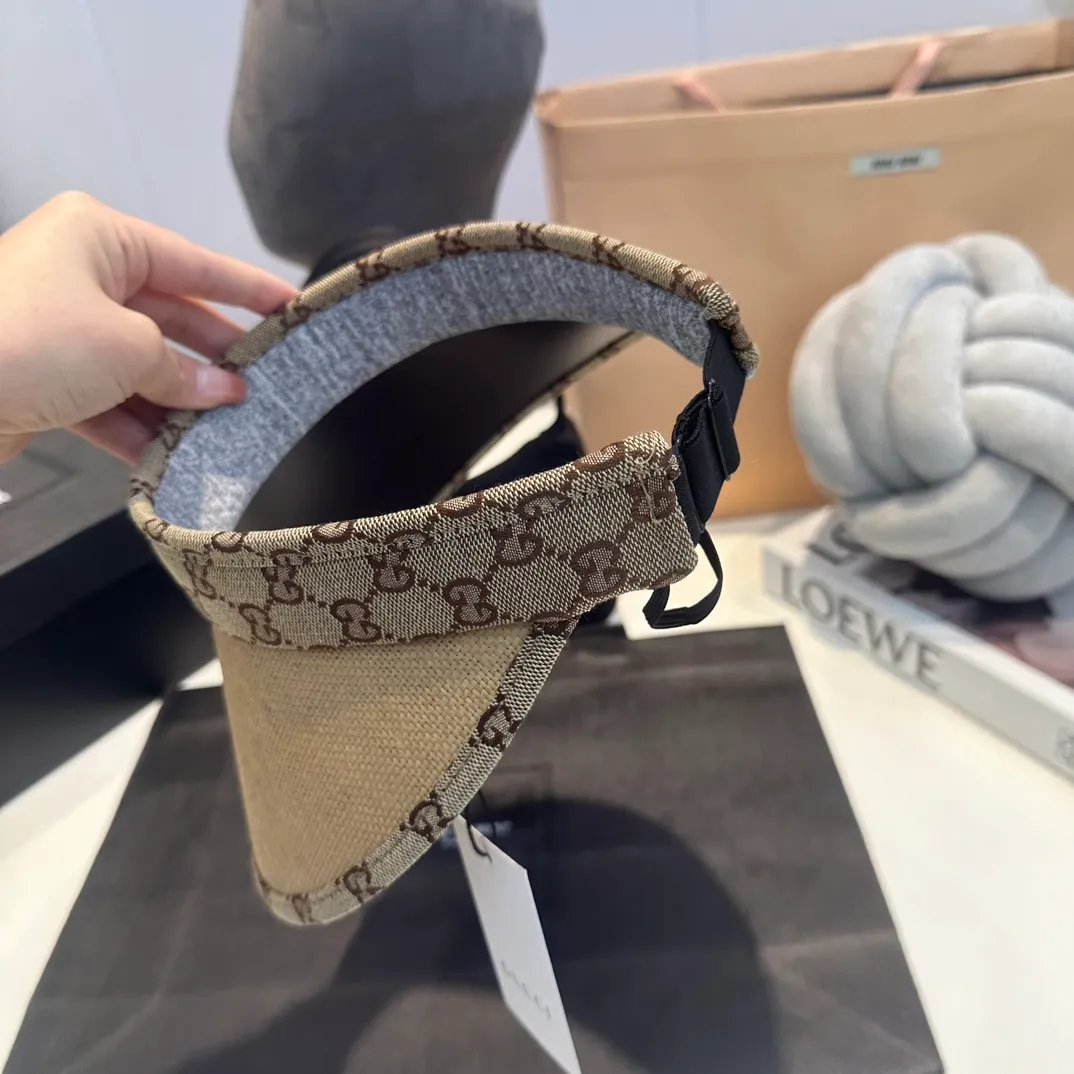 P60 GUCCI's popular counter-synchronized sun visor with empty top hat, super convenient! Good match! Essential for going out on the street