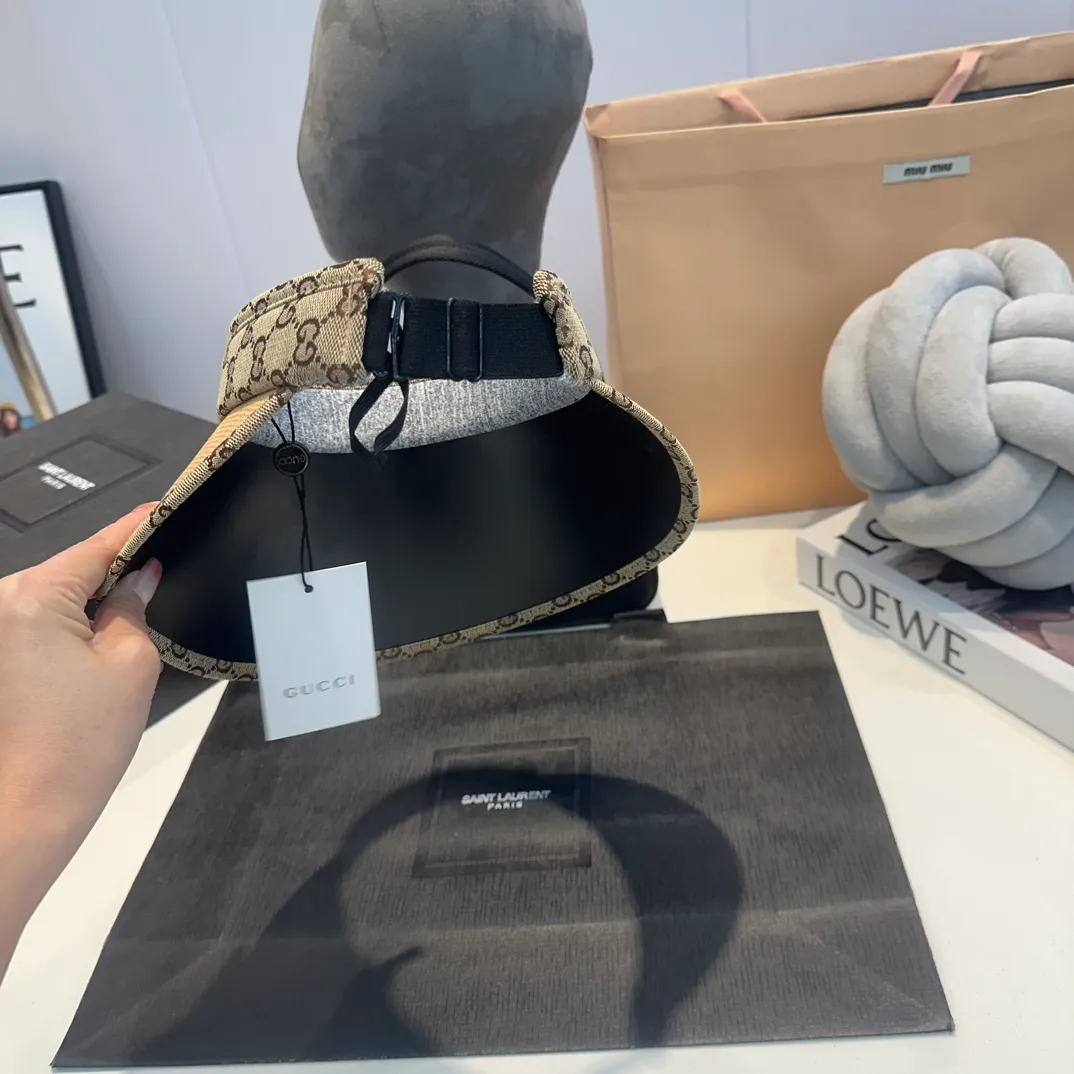 P60 GUCCI's popular counter-synchronized sun visor with empty top hat, super convenient! Good match! Essential for going out on the street