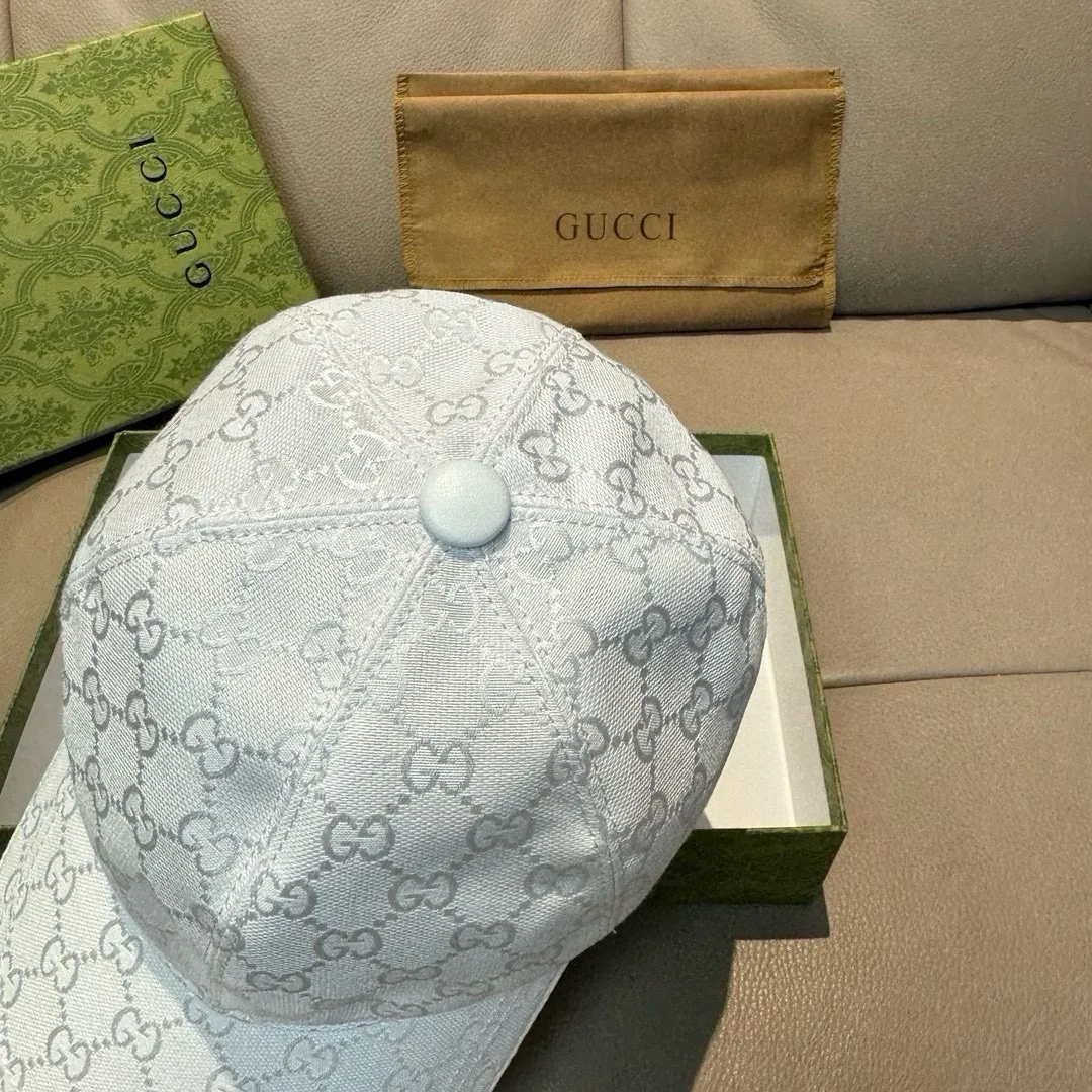 p90 ten thousand year classic model shipped!   , Gucci (Gucci) classic original baseball cap😍😍Little Bee, 1:1 mold opening and customization at the counter, the highest version, original canvas fabric + first layer of cowhide, pure cotton lining, light and breathable! Photographed in real life, suitable for men and women in all seasons, basic head circumference 56cm, adjustable patches.