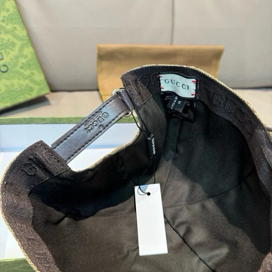 P90 hot-selling full-color NY&Gucci (Gucci) cooperation baseball cap, the latest model at the counter, NY embroidery, 1:1 mold customization, original breathable sail fabric + first-layer cowhide, perfect details, original quality, exclusive physical shooting, suitable for men and women.  , four colors are in stock at the counter!