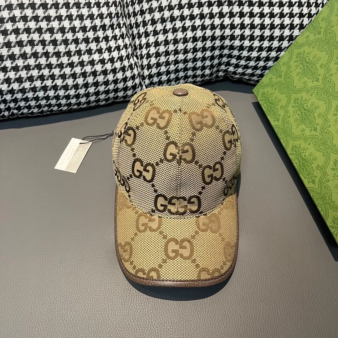 🉐️90, Gucci Gucci's new original baseball cap, large double G, 1:1 mold opening and customization at the counter, perfect pattern, original canvas fabric + first-layer cowhide, light and breathable! The basic head circumference is 56cm, and the patch is adjustable.