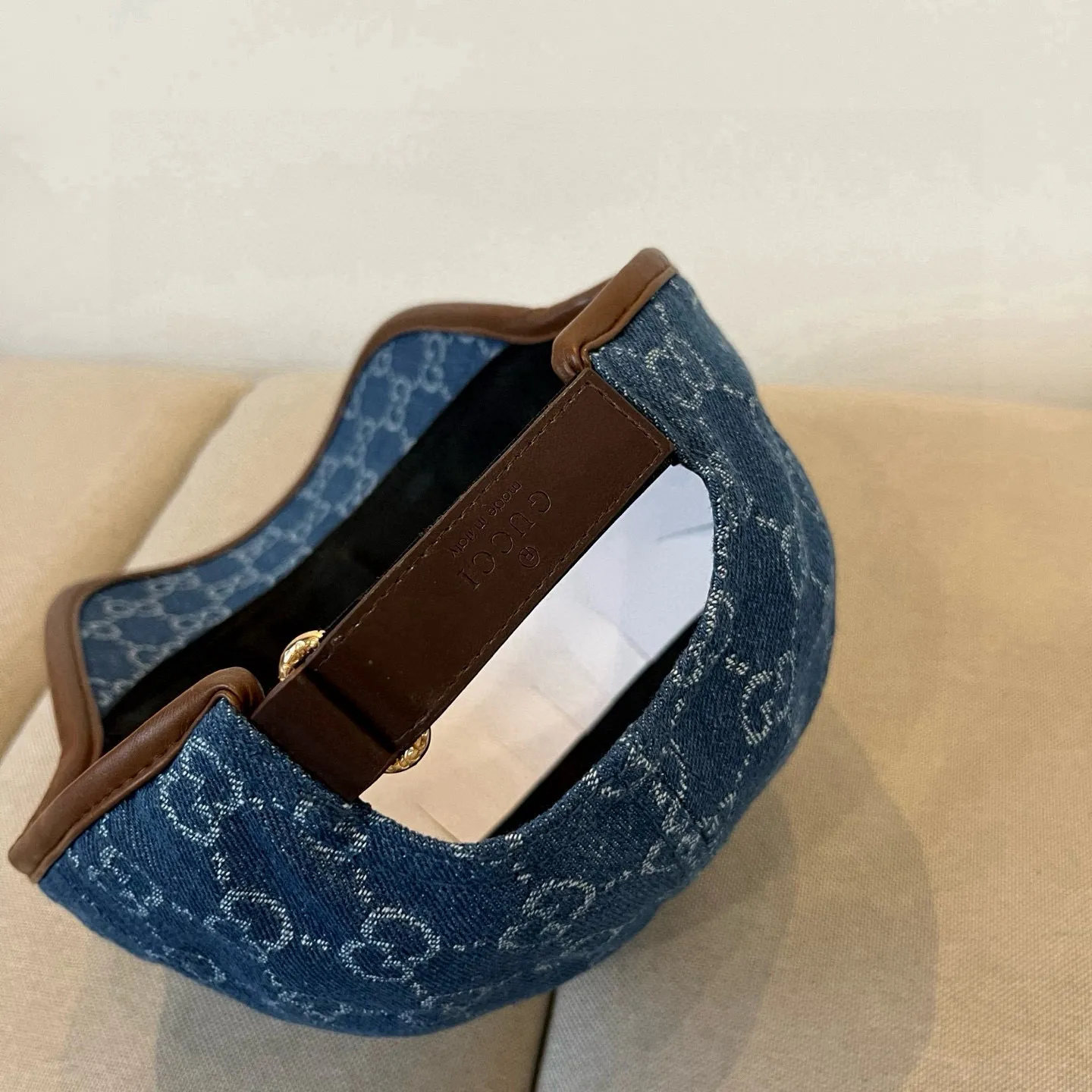 P60 Gucci Baseball Cap♥️GUCCI🧢New product from the official website, baseball cap, original quality, very popular 🔥🎩 The craftsmanship is very exquisite, high-end and classy! Low-key luxury, easy to carry! Running volume!