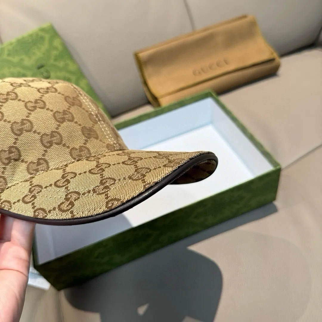 p90, Gucci (Gucci) new spring and summer original baseball cap, logo webbing, 1:1 mold customization, original canvas + first-layer cowhide, popular purchasing agent, versatile style for men and women, great quality! The basic head circumference is 56cm, and the patch is adjustable.