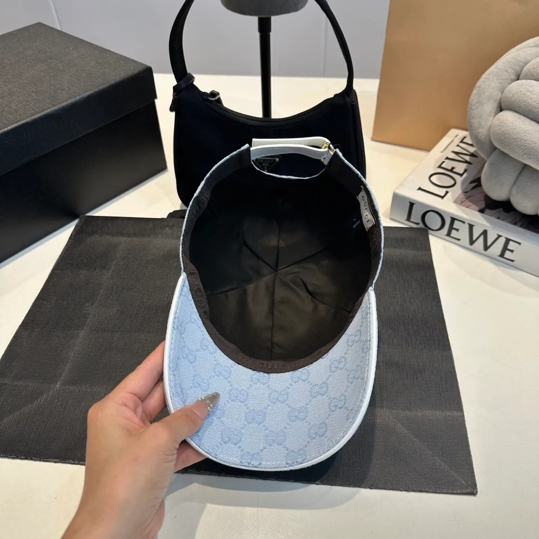 P90 Gucci (Gucci) new original baseball cap, metal small double G, the latest model at the counter, 1:1 mold opening and customization, genuine mold opening hardware, original canvas fabric + first layer of cowhide, original quality! The quality is great, the basic head circumference is 56cm, and the patch is adjustable.